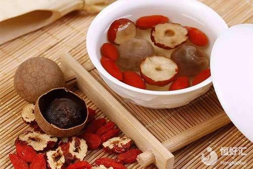 多囊卵巢綜合癥要如何治療呢？醫(yī)生：調(diào)理為主！