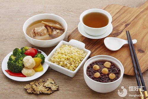 “月子餐”這樣搭配，助你快速恢復